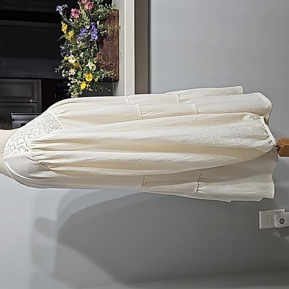ABSOLUTELY FAMOUS, BoHo style 3 X cream top. Crochet at top. Cottage Core - Picture 6 of 11